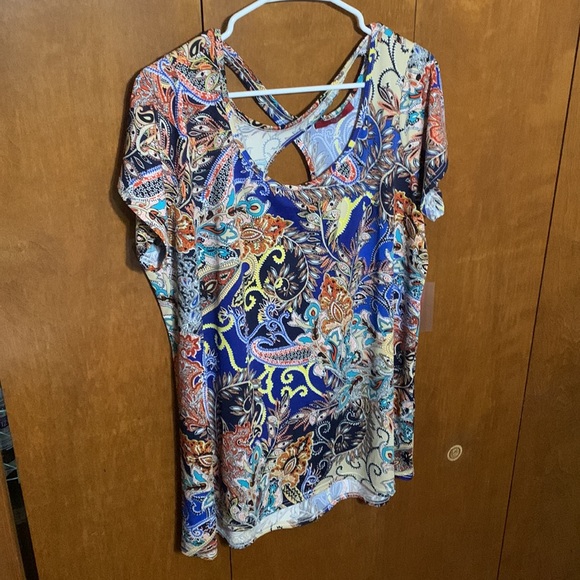 CYRUS- Short Sleeve / Criss Cross in Back Brightly Colored & Patterns Shirt - Picture 9 of 10